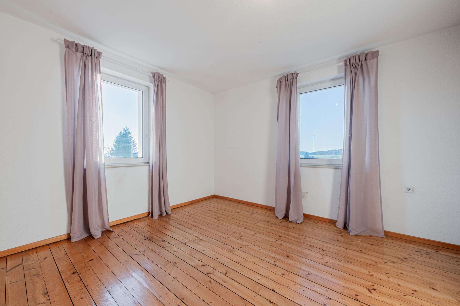 Immobilie in Liebshausen - Geräumiges Einfamilienhaus auf großem Grundstück in ruhiger Ortsrandlage mit Garage - Bild 1