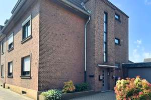 Ruhig wohnen in gepflegter Hausgemeinschaft – Dachgeschosswohnung in Oppum