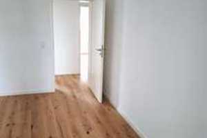 ZENTRAL UND RUHIG  3 - ZIMMER WOHNUNG - BALKON -  MODERNISIERT -  GUTE ENERGIEWERTE! – Köln – Vorschaubild 1