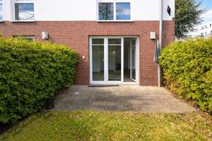 Charmante 2-Zimmer-Wohnung auf zwei Ebenen mit eigenem Gartenanteil in Hamburg-Schnelsen – Die vollständige Adresse der Immobilie erhältst du vom Anbieter., 22457 Schnelsen, Hamburg – Vorschaubild 1