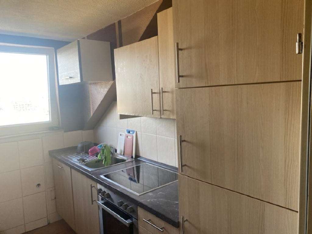 Immobilie in Pfullendorf - Charmante Dachgeschosswohnung in gepflegtem
Mehrfamilienhaus mit Balkon und Garage - Bild 0