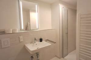 Moderne 1-Zimmerwohnung im 1. OG mit Aufzug und Stellplatz! – Bahrenfelder Chaussee 59, 22761 Bahrenfeld, Hamburg – Vorschaubild 4