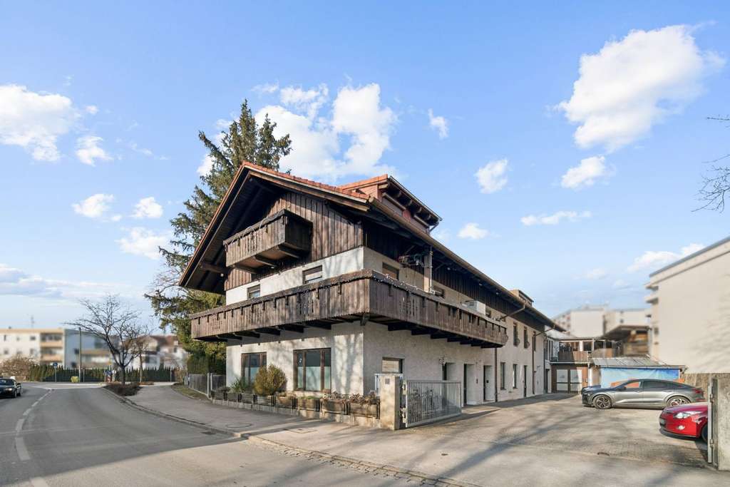 Immobilie in Unterhaching - Helle 3‑Zimmer‑Wohnung mit großer Dachterrasse in zentraler Lage von Unterhaching - Bild 0