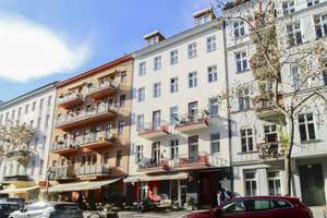 Bezugsfrei: Gefragte 1-Zimmer-Wohnung mit Altbaucharme im begehrten Stadtteil Charlottenburg  – Die vollständige Adresse der Immobilie erhältst du vom Anbieter., 14059 Charlottenburg, Berlin – Vorschaubild 1