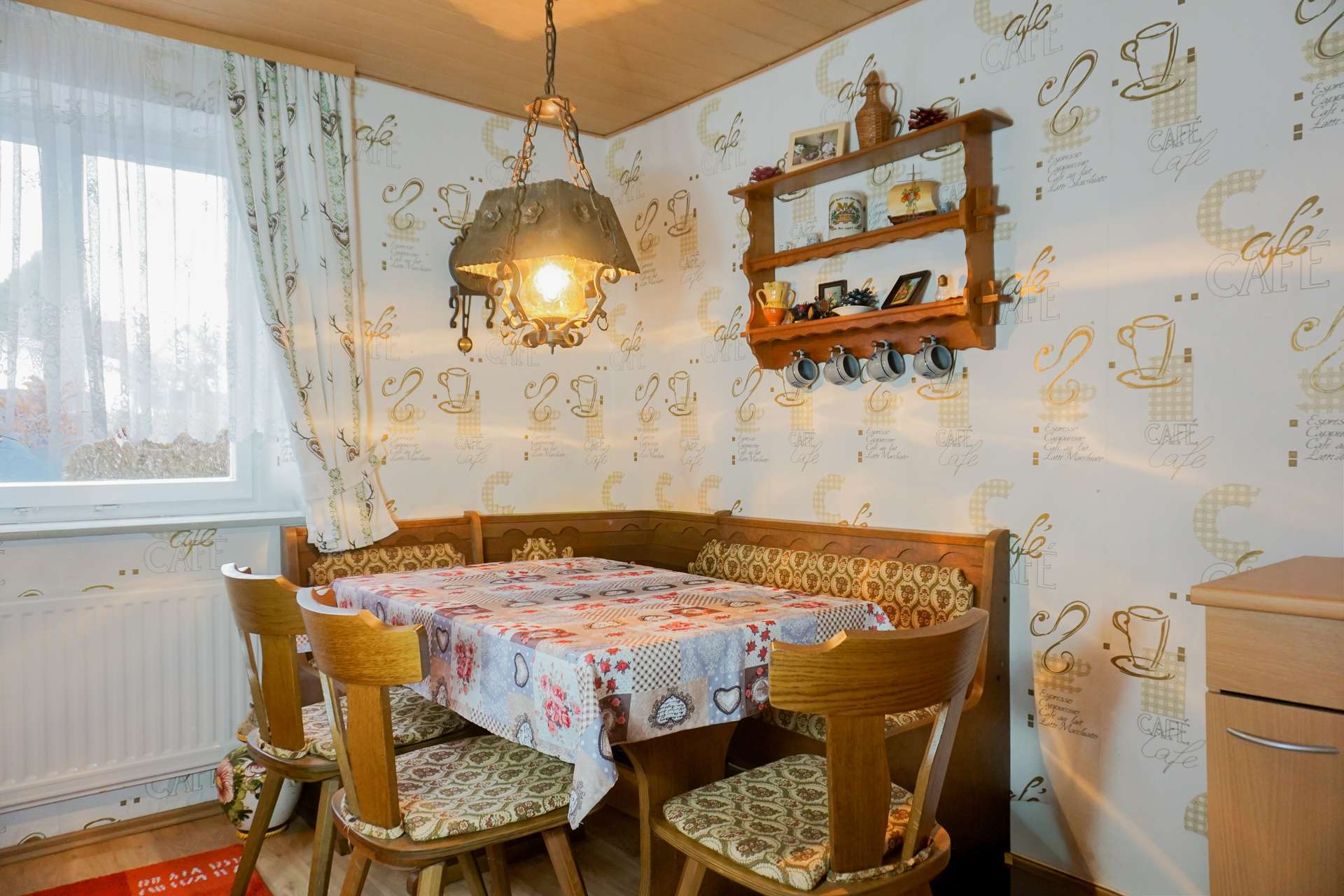 Großzügiges Zuhause mit Entwicklungspotenzial – ideal für Mehrgenerationen & Investoren, Dillingen an der Donau Kreis – Bild 3