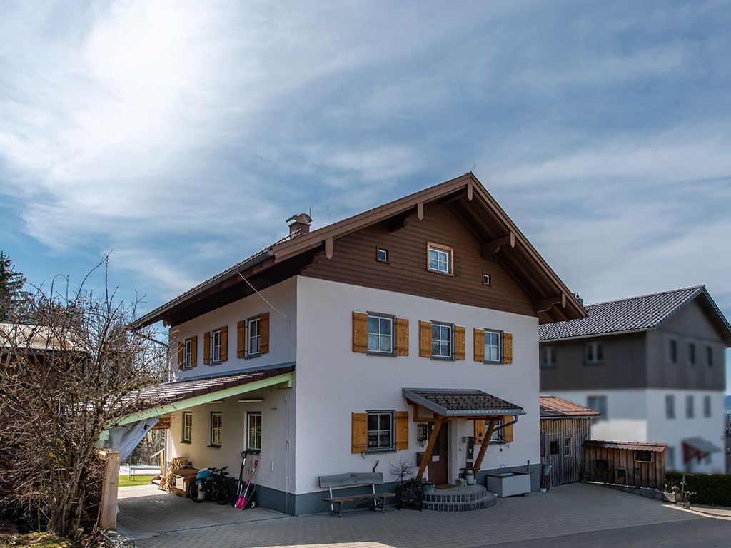 IDYLLISCH GELEGENES LANDHAUS MIT CHARME OBERREUTE IM ALLGÄU