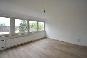 Renoviert! Modernes Apartment mit viel Tageslicht in KR-City – Hülser Straße 283, 47803 Krefeld – Vorschaubild 2