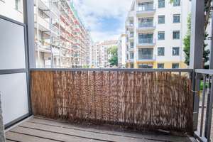 Für Stadtliebhaber: 2-Zimmer-Wohnung mit Balkon und modernem Tageslichtbad nahe Boxhagener Platz – Simplonstraße 53a, 10245 Friedrichshain, Berlin – Vorschaubild 8