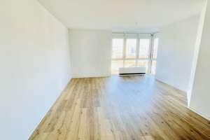 Vollständig renovierte helle 2-Zimmer Wohnung mit Garage in Top-Lage ab sofortohne Makler – Schwarenbergstraße 8, 70184 Stöckach, Stuttgart – Vorschaubild 1