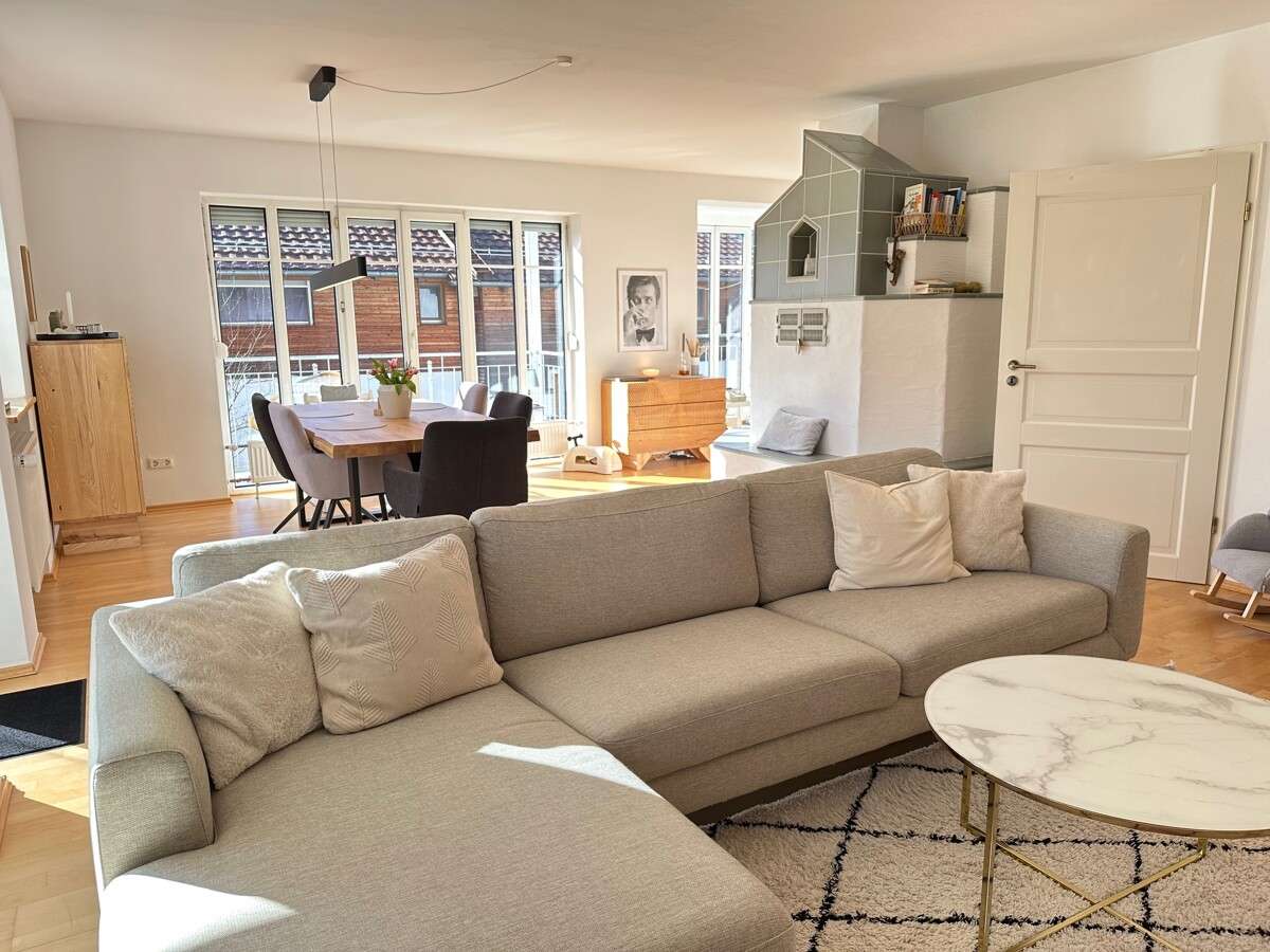 Immobilie in Grafling - Mod. Einfam.-Haus m. Einliegerwhg., PV-Anlage, 2 Garagen u. Fernblick in naturnaher Wohnlage b. DEG! - Bild 0