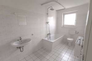 4 Zimmer - Einbauküche - Aufzug - Badewanne - Abstellkammer – 39124 Neue Neustadt, Magdeburg – Vorschaubild 4