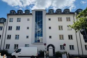 Große verglaste Südloggia! Das Highlight dieser geräumigen 3-Zimmer-Wohnung! – Die vollständige Adresse der Immobilie erhältst du vom Anbieter., 81369 Untersendling, München – Vorschaubild 3