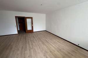 Helle 1,5-Zimmer-Wohnung mit verglaster Loggia, Aufzug und Keller in Köln-Porz – Bochumer Straße 10, 51145 Eil, Köln – Vorschaubild 4