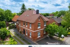 Mehrfamilienhaus mit Altbaucharme – 3 Einheiten in zentraler Lage von Aurich – Die vollständige Adresse der Immobilie erhältst du vom Anbieter., 26603 Aurich – Vorschaubild 1