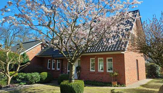 Bild von Einfamilienhaus mit Garage in Bremen-Oberneuland