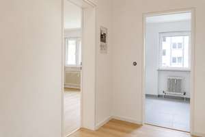 Frisch saniertes Wohnen im Erdgeschoss – 2-Zimmer-Wohnung mit großem Balkon in Nürnberg – Die vollständige Adresse der Immobilie erhältst du vom Anbieter., 90478 Ludwigsfeld, Nürnberg – Vorschaubild 3