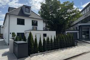 EXKLUSIVES WOHNERLEBNIS: Hochwertige Doppelhaushälfte (Neubau) nahe Nymphenburg