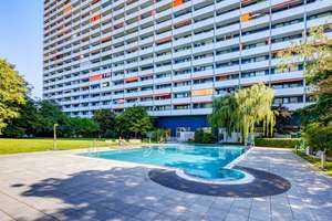 Komplett renoviertes möbliertes helles Apartment mit Loggia, Panoramablick & Pool zur Mitbenutzung – Drygalski-Allee 118, 81477 Solln, München – Vorschaubild 9