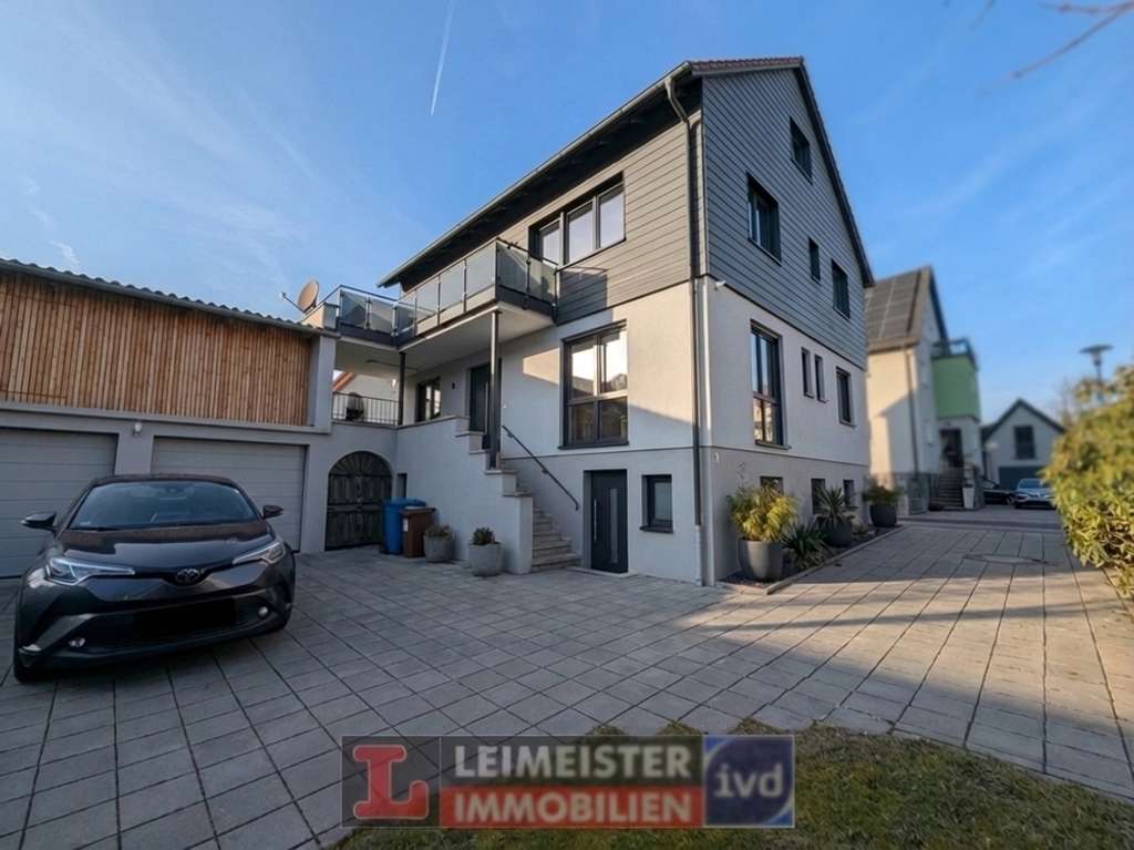 Immobilie in Hösbach - Sanierungsbedürftiges 2-FH mit großem Grundstück, Garagen und Entwicklungspotenzial in Hösbach - Bild 1