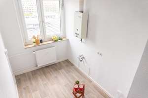 Am Stadtrand gelegene 3-Raum-Wohnung mit Balkon – C.-v.-Ossietzky-Str. 242, 9127 Gablenz, Chemnitz – Vorschaubild 3