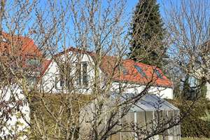 EINFAMILIENHAUS . optimale Aufteilung . erlesene Ausstattung . verkehrsfrei gelegen . UNTERMENZING