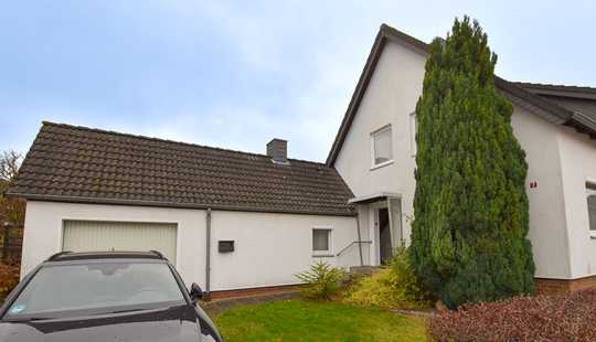 Bild von Doppelhaushälfte mit großem Garten und Garage in Lichtenberg!