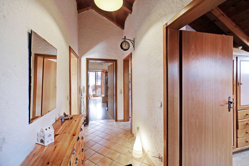 Immobilie in Königsdorf - Solide Kapitalanlage in Königsdorf!
Sehr gepflegte 3 Zimmer-Dachgeschosswohnung - Bild 1