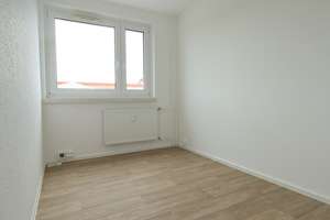 3-Raumwohnung mit Dusche, Balkon und Aufzug – Irkutsker Straße 47, 9119 Kappel, Chemnitz – Vorschaubild 3