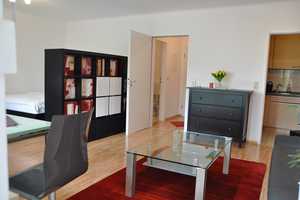 Geschmackvolle, modernisierte 1-Zimmer-Hochparterre-Wohnung mit Einbauküche in Bonn – Frankenweg 26 / 26a, 53225 Bonn – Vorschaubild 4
