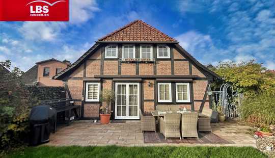 Bild von Stilvoll erneuertes Fachwerkhaus für modernes Familienwohnen 