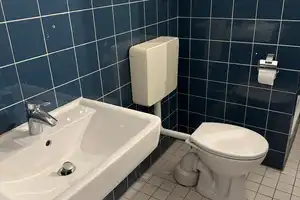 Ruhig gelegenes Apartment mit kl. Sonnenterasse, ideal für Studenten Fach Hochschule Düsseldorf – Thomas-Mann-Straße 11, 40470 Düsseldorf – Vorschaubild 1