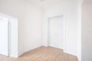 🌈 Wohnen im Regenbogen-Kiez - Moderner 2-Zi Altbau-Traum mit EBK nahe Viktoria-Luise-Platz – Die vollständige Adresse der Immobilie erhältst du vom Anbieter., 10781 Schöneberg, Berlin – Vorschaubild 3