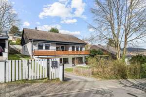 Modernisiertes Einfamilienhaus mit Option Einliegerwohnung in guter Wohnlage von Eppstein Bremthal – Die vollständige Adresse der Immobilie erhältst du vom Anbieter., 65817 Eppstein – Vorschaubild 1