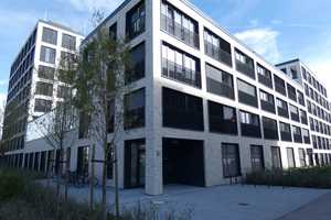 Exklusive, neuwertige 1-Raum-Wohnung mit gehobener Innenausstattung mit EBK in München Schwabing – Max-Bill-Straße 10, 80807 München – Vorschaubild 1