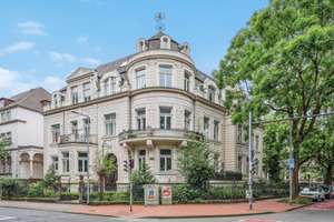 Wohnen mit Geschichte und Stil in einer luxuriösen Gründerzeitvilla von  Otto Lüer