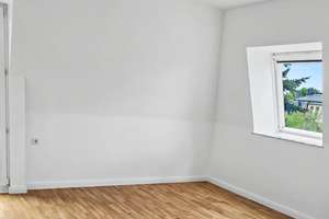 Eigennutzer aufgepasst: 5-Zimmer-Wohnung über 2 Etagen und mit 2 Balkonen in Dresden – Die vollständige Adresse der Immobilie erhältst du vom Anbieter., 1277 Striesen-Ost, Dresden – Vorschaubild 4