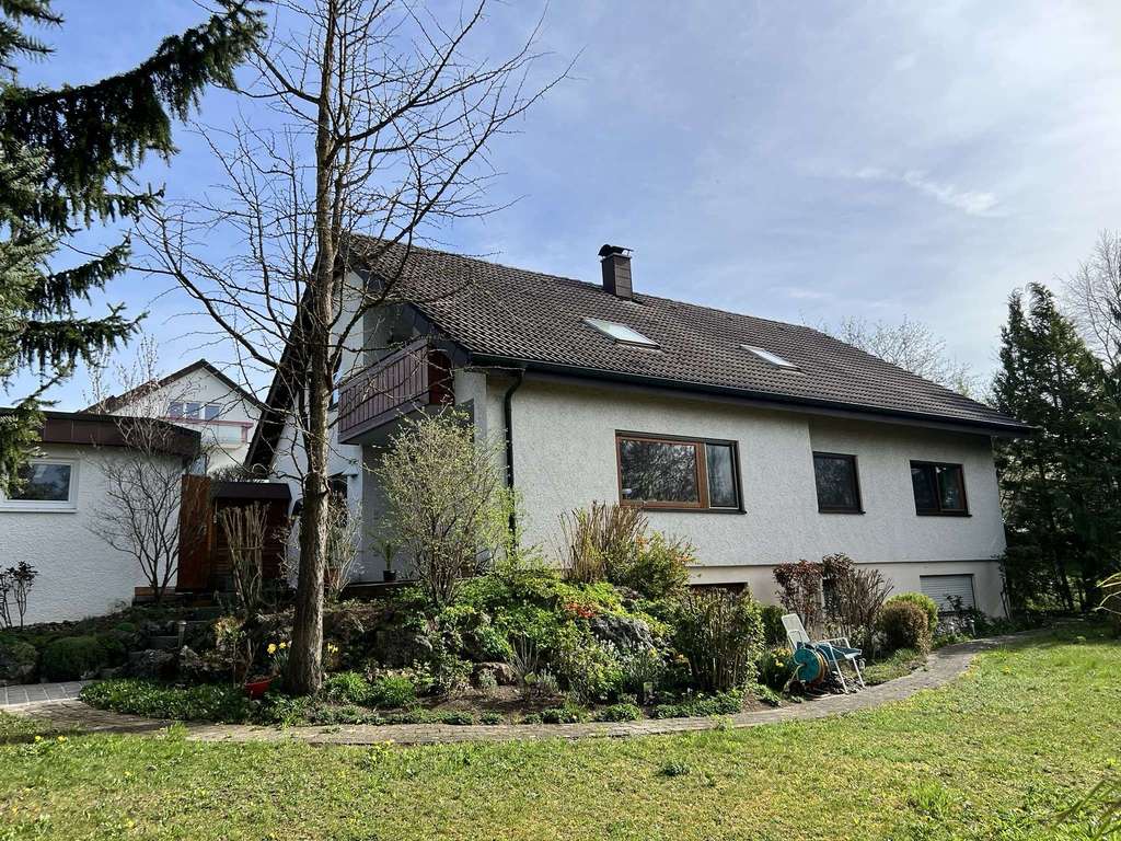 WOHNEN im Heidenheimer Osterholz! Freistehendes Zweifamilienhaus in bevorzugter Wohnlage!