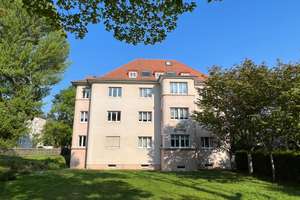 *  Helle Wohnung mit Wintergarten in ruhiger Lage  - ID 6579  *