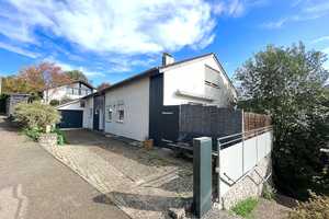 Provisionsfrei! Schmuckstück Nagolds! Einfamilienhaus mit Garage, großen Balkon, DG & ELW – Bonhoefferstraße 18, Nagold, Calw (Kreis), 72202 Calw (Kreis) – Vorschaubild 1