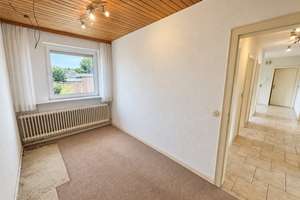 Große Wohnung mit Hauscharakter in ruhiger Lage m. Balkon, Keller und Garage (RÖMBKE IMMOBILIEN KG) – 24539 Brachenfeld-Ruthenberg, Neumünster – Vorschaubild 17