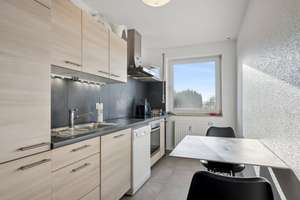 Gepflegte 3,5-Zimmer-Wohnung mit Balkon, Gartenanteil, separatem Eingang und Garage in ruhiger Lage  – Waidmühle 33, 52511 Geilenkirchen – Vorschaubild 2