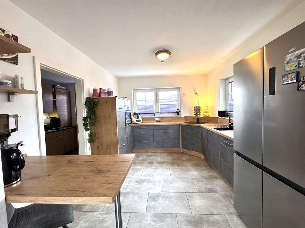 Immobilie in Hümmerich - Luxuriöses Einfamilienhaus mit 200 m² Wohnfläche | KfW-55 | 1.100 m² Grundstück | Baujahr 2020 - Bild 4