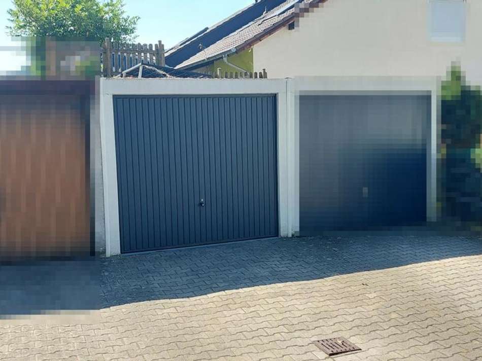 Garage und Stellplatz
