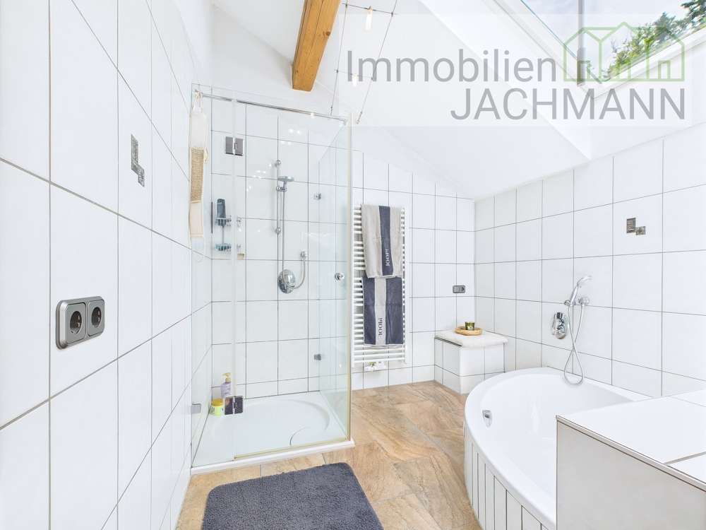 Immobilie in Schaufling - Wo Träume Wurzeln schlagen –  Anwesen in Alleinlage mit Wald und Streuobstwiese in Top-Zustand - Bild 4