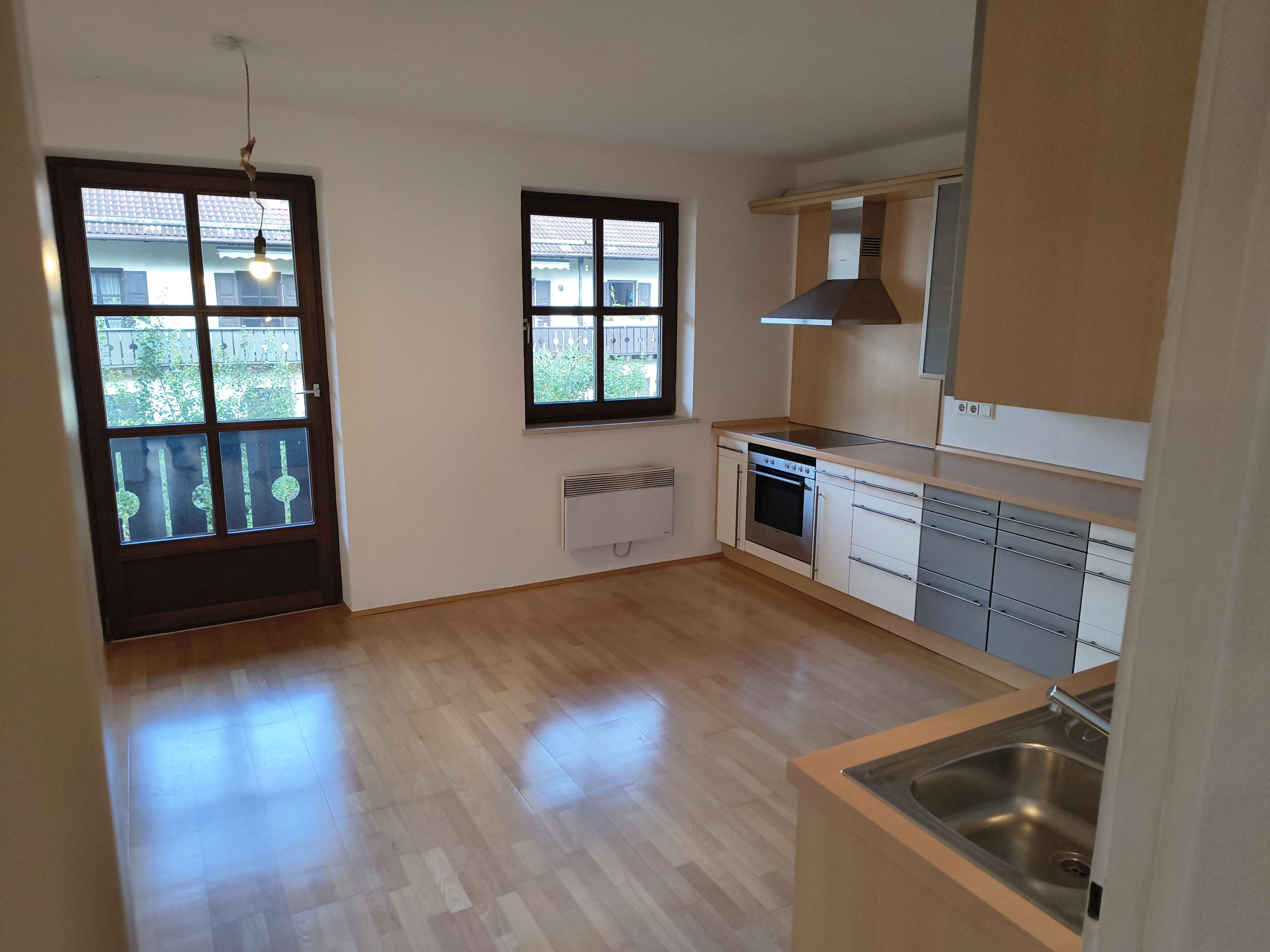 Immobilie in Eschenlohe - Charmante 2-Zi Wohnung im 1. OG mit Tageslichtbad - Bild 2