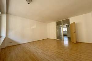 Attraktive Kapitalanlage oder Eigennutzung: Großzügige Wohnung mit Umgestaltungspotenzial in Fürth – Die vollständige Adresse der Immobilie erhältst du vom Anbieter., 90763 Nördliche Südstadt, Fürth – Vorschaubild 3