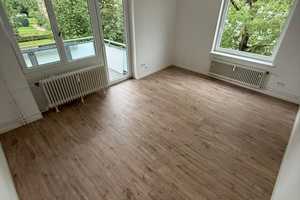 Stilvolle 3-Raum-Wohnung mit gehobener Ausstattung mit Balkon und Stellplatz in Salzgitter – Salzgitter – Vorschaubild 1