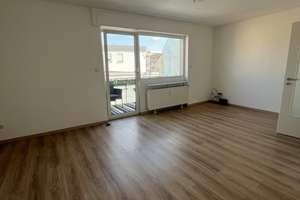 *SCHICKE WOHNUNG BESTER LAGE MIT EBK - SONNENBALKON UND LAMINAT*