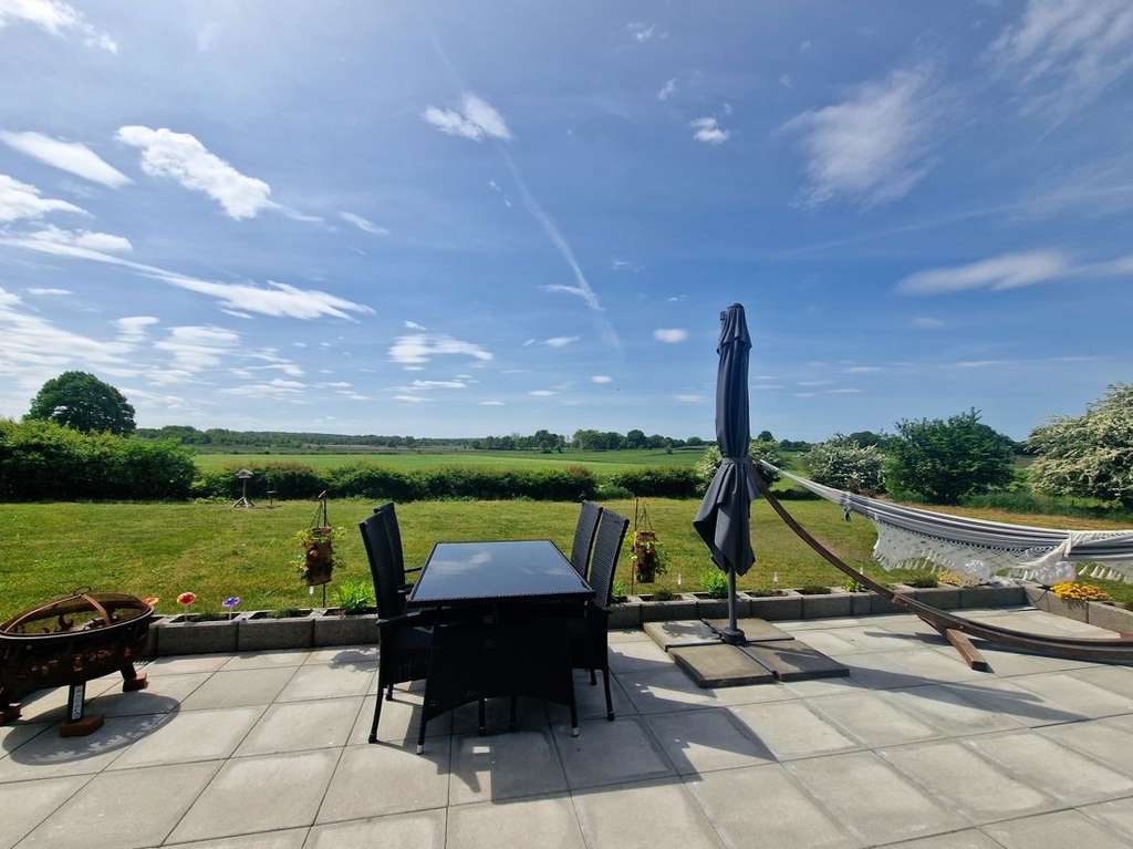 Immobilie in Tellingstedt - Kernsaniertes Einfamilienhaus mit großem Grundstück & Naturblick - Bild 0