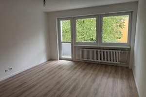 Langweilig war gestern. / Say goodbye to ordinary living. – Schleswiger Straße 2, 58089 Vorhalle, Hagen – Vorschaubild 4